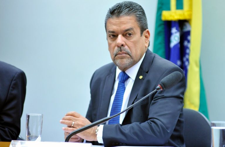 Desafio do piso salarial dos médicos